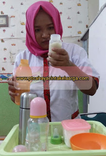 dokumentasi foto pendidikan pelatihan baby sitter suster pengasuh perawat anak bayi balita nanny di lpk cinta keluarga