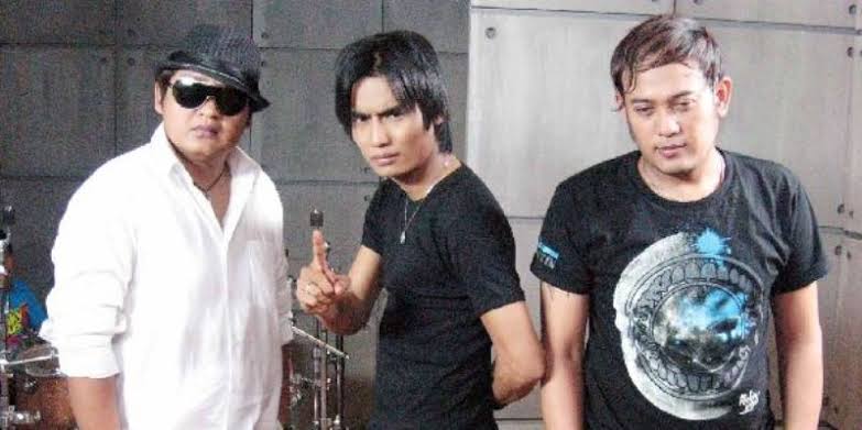Chord Ungu Masih Disini