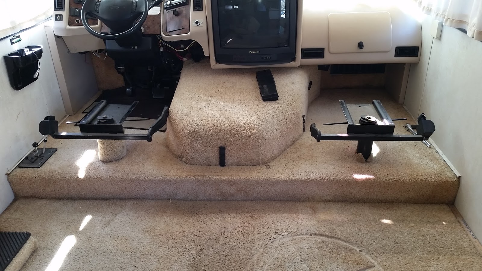 4 Dog Craziness RV Carpet replacement.