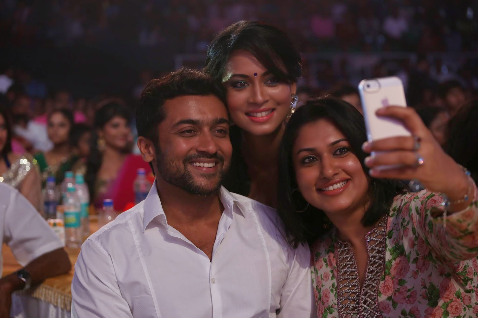 Surya new photos at Vijay Awards 2014 in HD Actor Surya Masss Movie