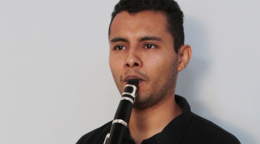 El clarinetista César Reyes vive un sueño musical | Johnny Oliver Quintal
