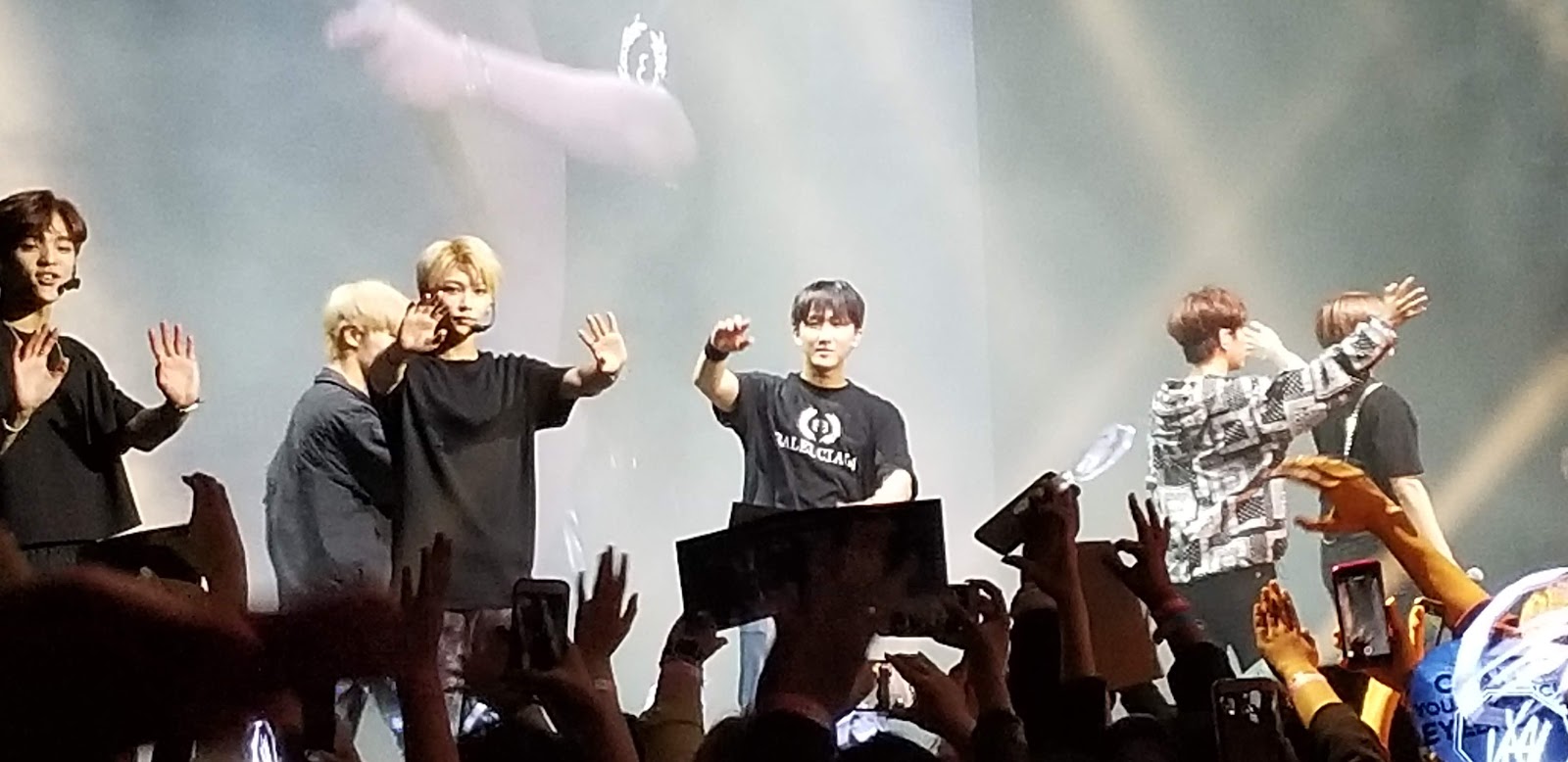 It's All About Books: Concert Review: STRAY KIDS in LA May 17, 2019