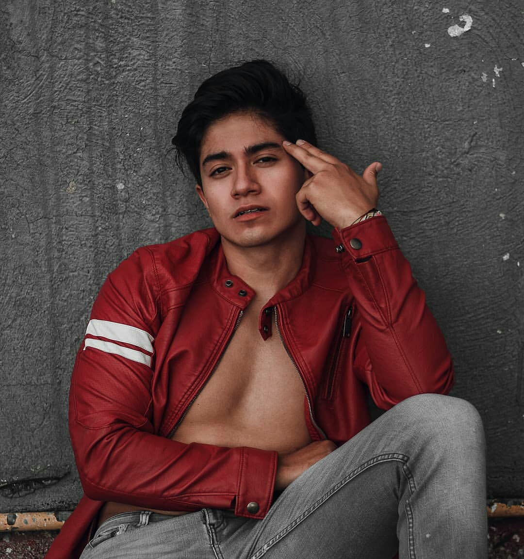 Juan Bernardo Flores