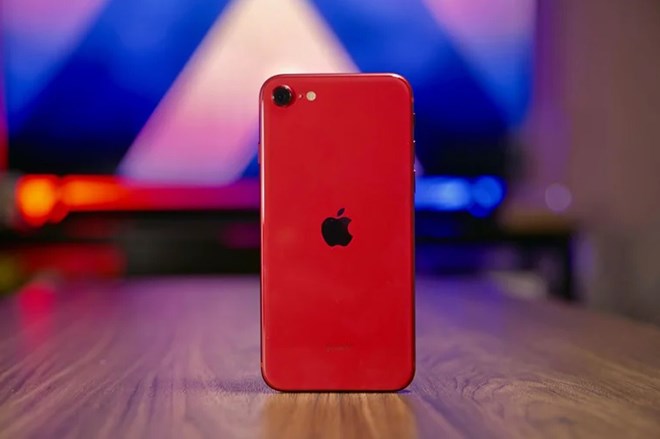 Top iPhone đang được giới trẻ săn lùng dịp Tết 2022 4 Top iPhone dang duoc gioi tre san lung dip tet 2022 iphone se 1640950666 933 width660height439