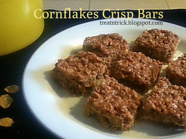 Cornflakes Crisp Bars Recipe @ treatntrick.blogspot.com