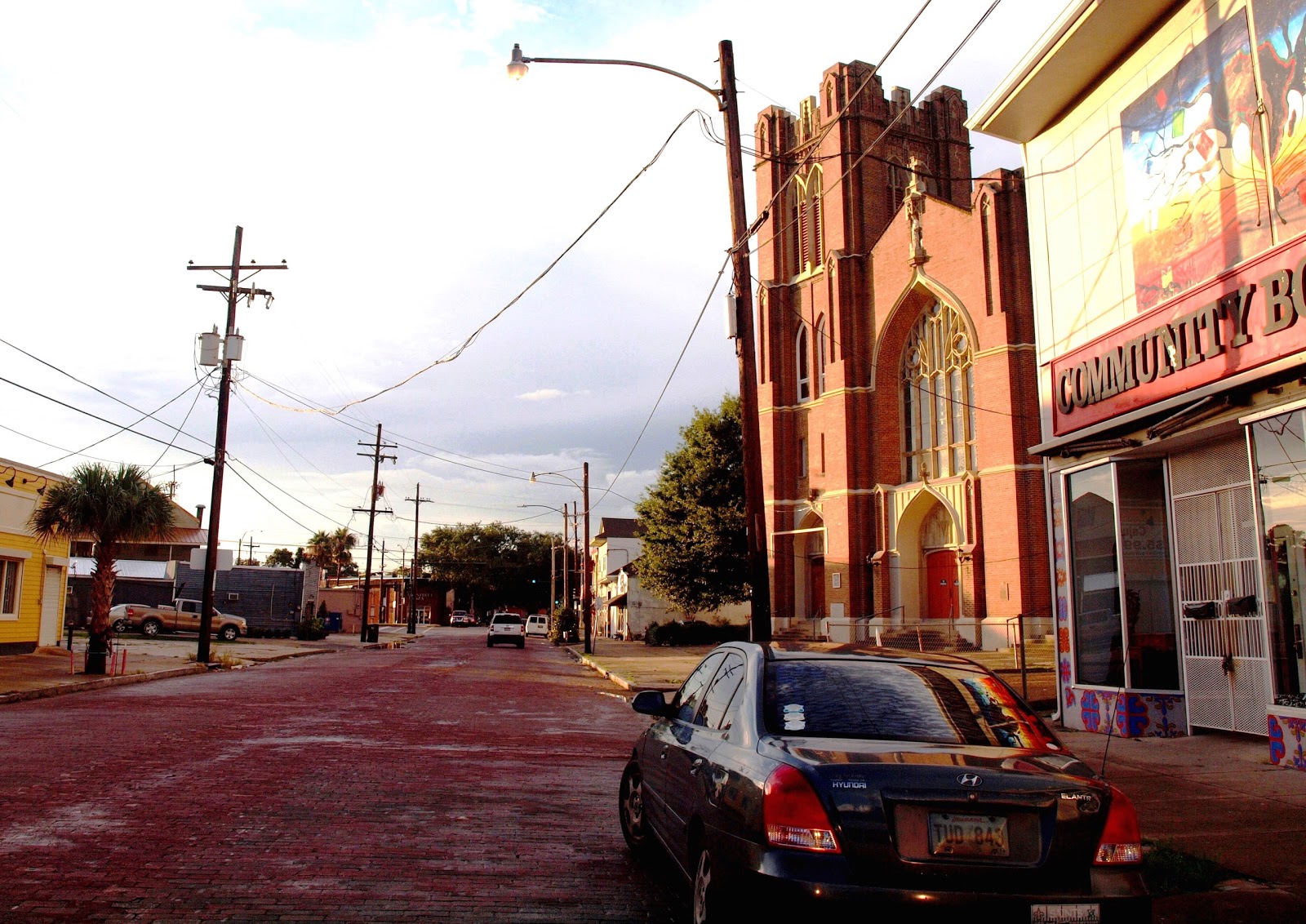 angels and people, life in New Orleans late day sunshine