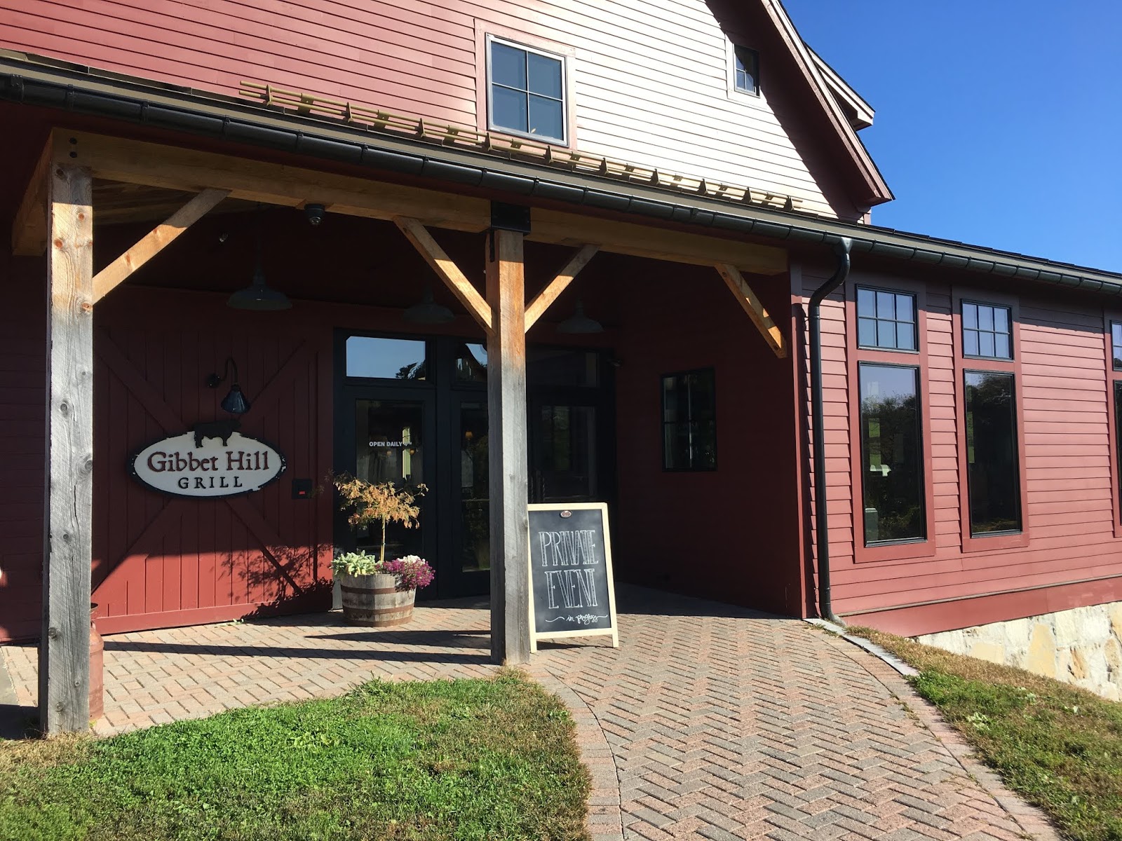 DesignsandEvents An Intimate Wedding at Gibbet Hill Grill