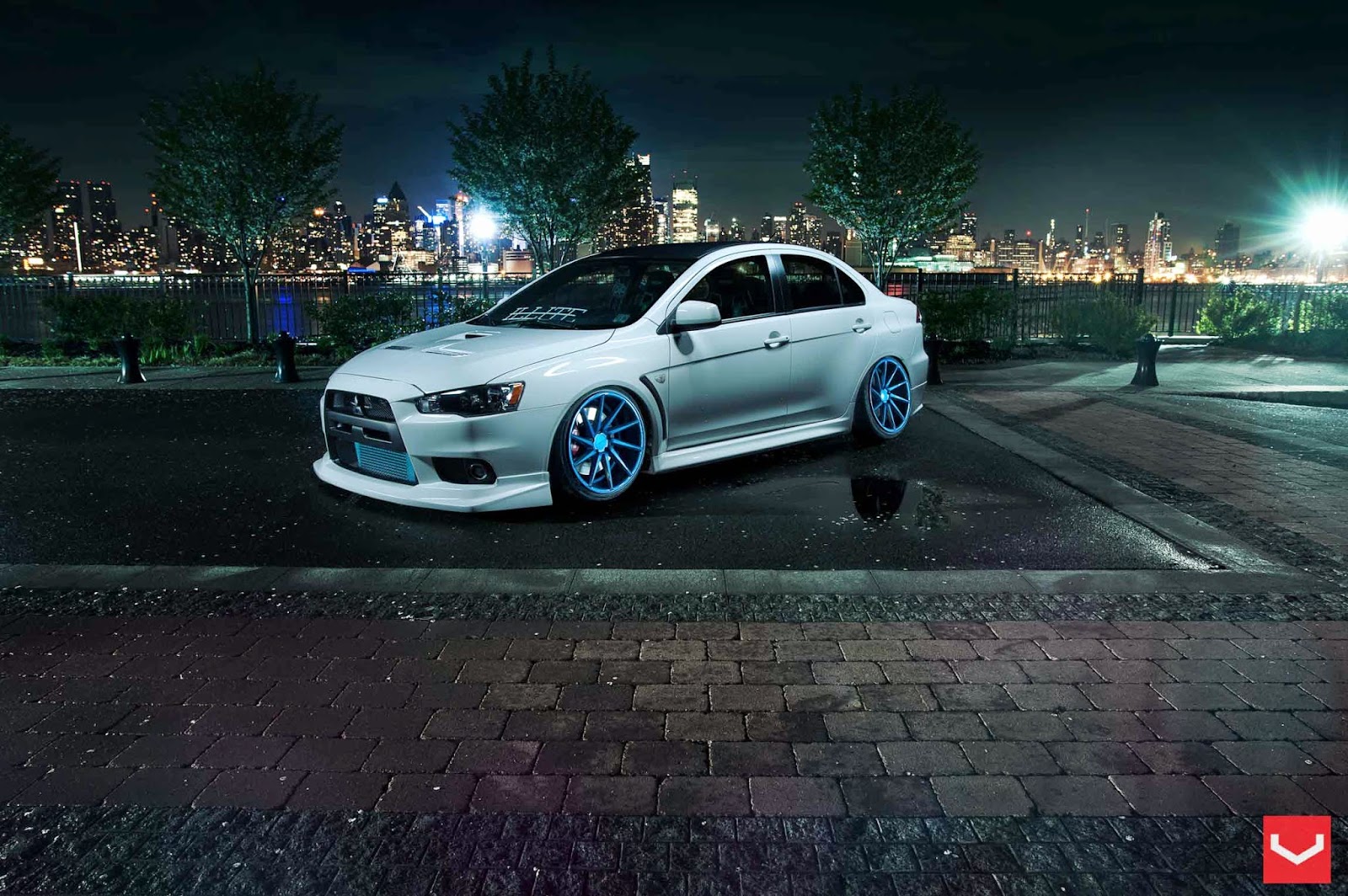 Mitsubishi Lancer Evolution Night