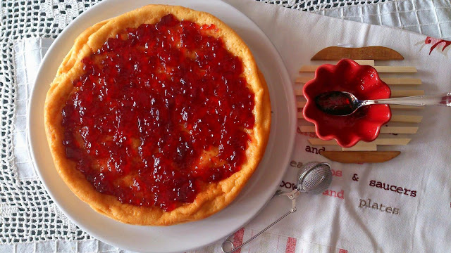 pastel turco yogur cobertura jalea arándanos rojos gordom ramsay jugoso postre merienda fiesta sencillo horno receta