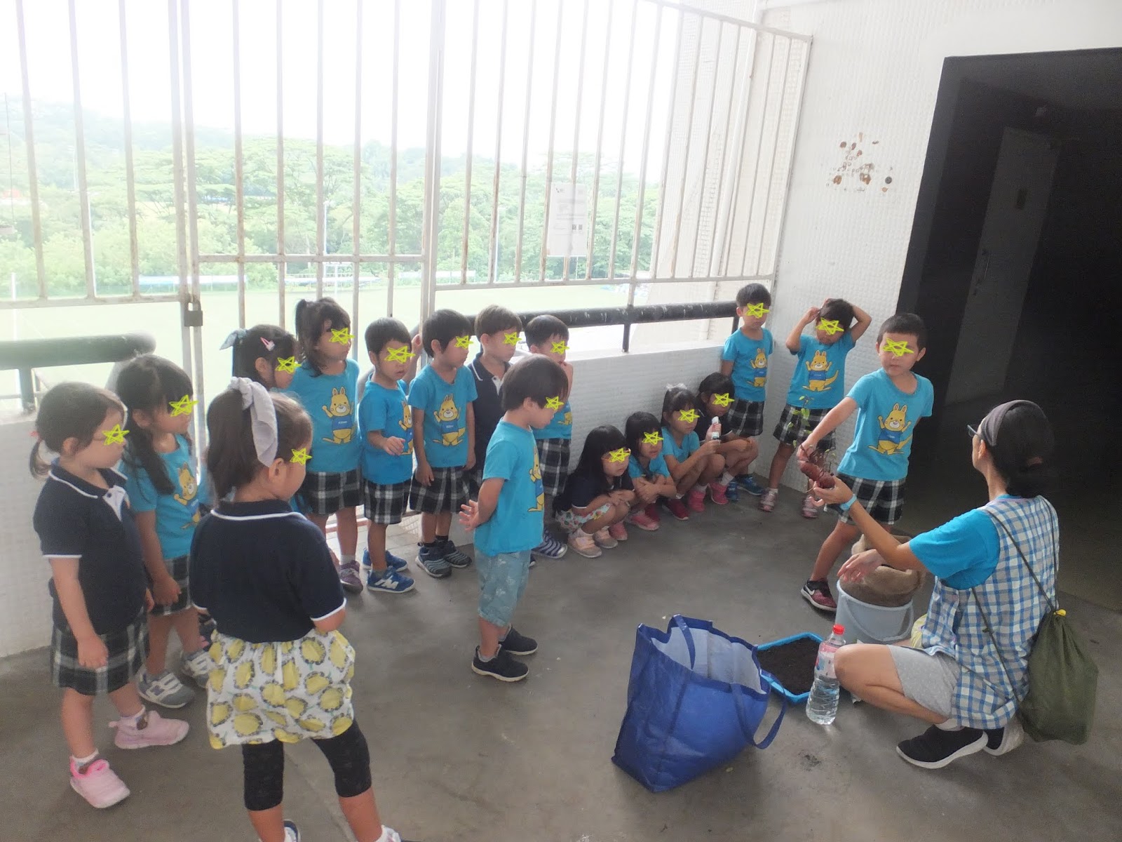 シンガポールの幼稚園 ☆KiZroo Kindergarten☆: 【Mixed】プランティング2