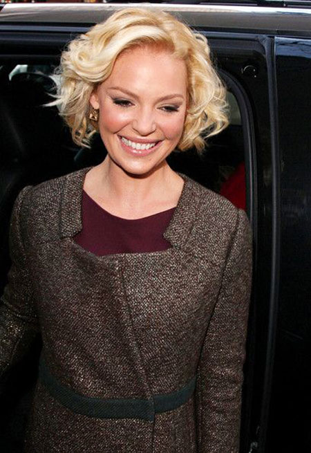 27 Short Curly Hairstyles For Women 2018 2019