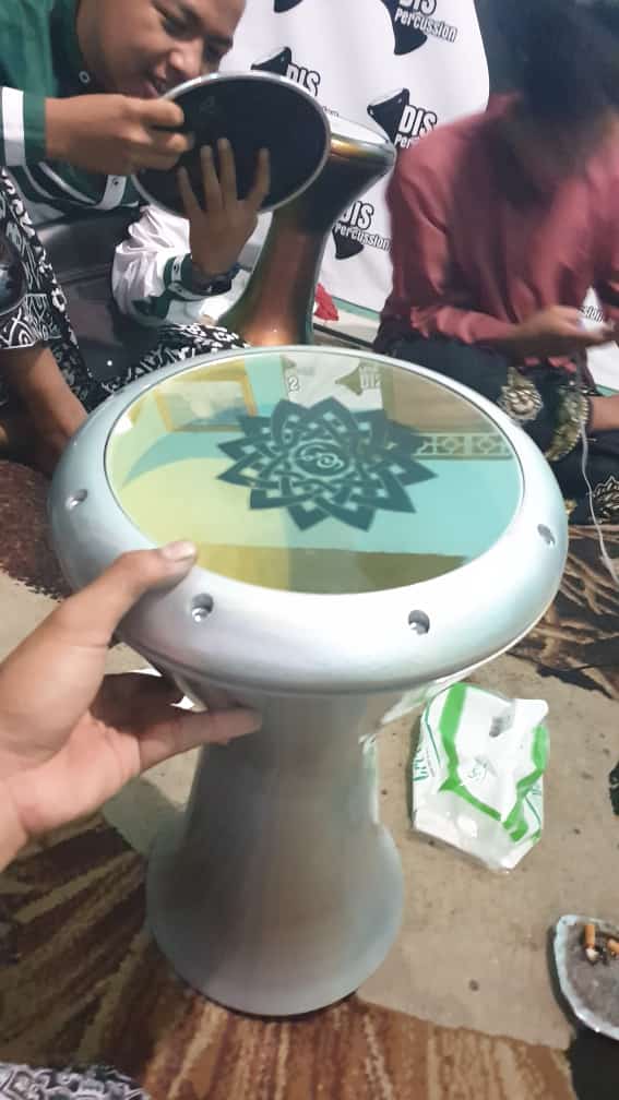 ARTIKEL DARBUKA CARA MEMASANG HEAD/MIKA DARBUKA