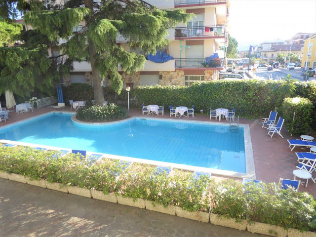 piscina hotel Bergamo San Bartolomeo al Mare