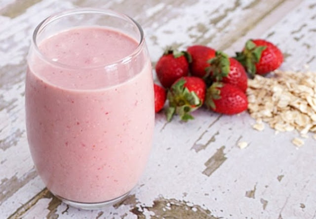 Strawberry Oatmeal Smoothie #drinks #healthy