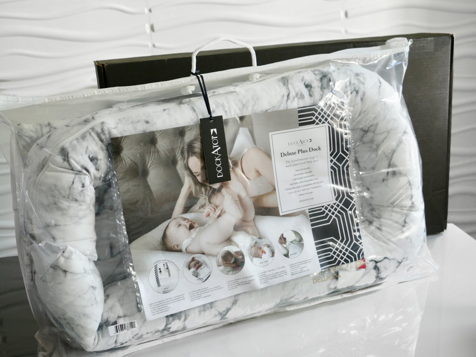 Dockatot-Deluxe-Dock-Carrara-Marble-Vivi-Brizuela