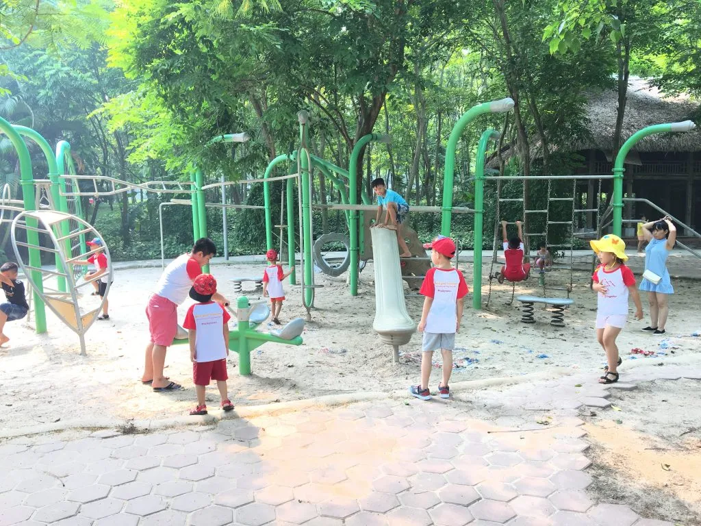 CÁC CON MẤT ĐI TIẾNG CƯỜI VÌ KHAN HIẾM SÂN CHƠI VẬN ĐỘNG VÀ PHÁT TRIỂN TỰ NHIÊN CÁC CON MẤT ĐI TIẾNG CƯỜI VÌ KHAN HIẾM SÂN CHƠI VẬN ĐỘNG VÀ PHÁT TRIỂN TỰ NHIÊN