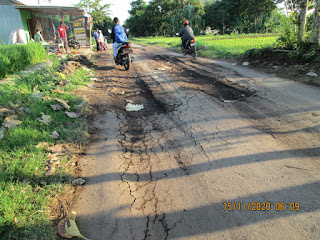 Jalan Aspal Widoropayung Rusak Parah,  Disinyalir Dampak Kegiatan Tambang