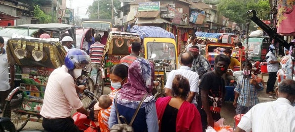 সীমাহীন যানজটে বিপন্ন গাইবান্ধা শহর পথ চলাচলে দুর্ভোগ