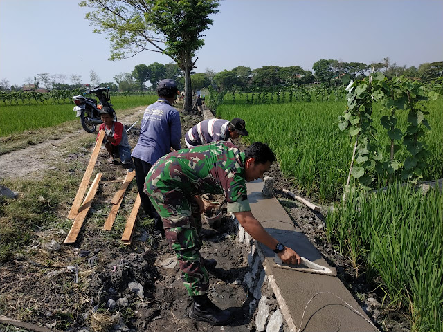 Talud Irigasi Tersier Karangtengah Akan Segera Bisa Dirasakan Manfaatnya : Ini Berkat Gotong Royong Babinsa Dan Warga