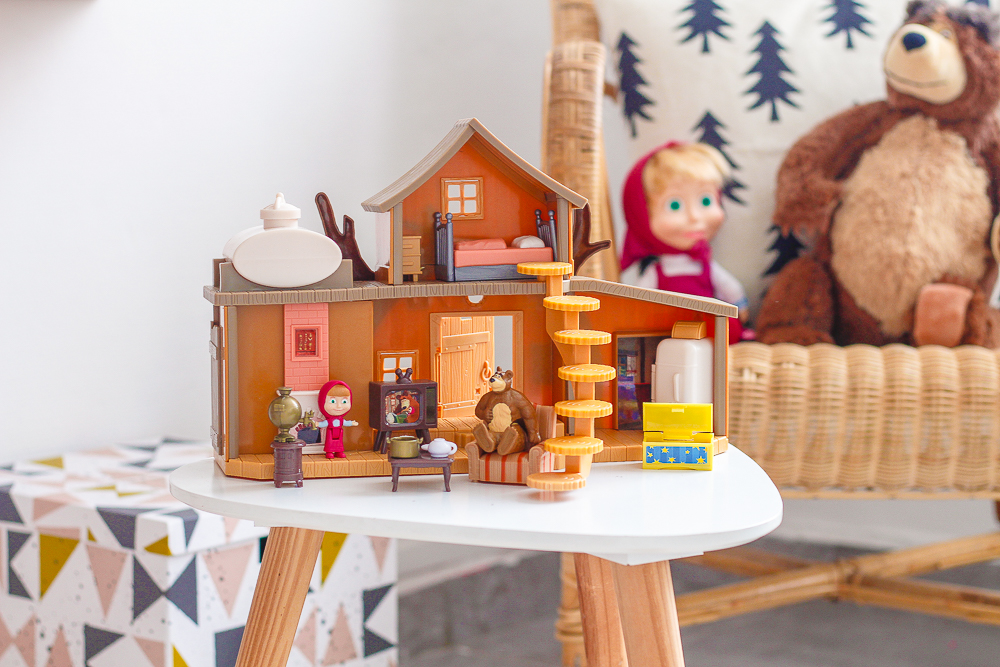 Le Coffre à Jouet ] La maison des bois de Masha et Michka