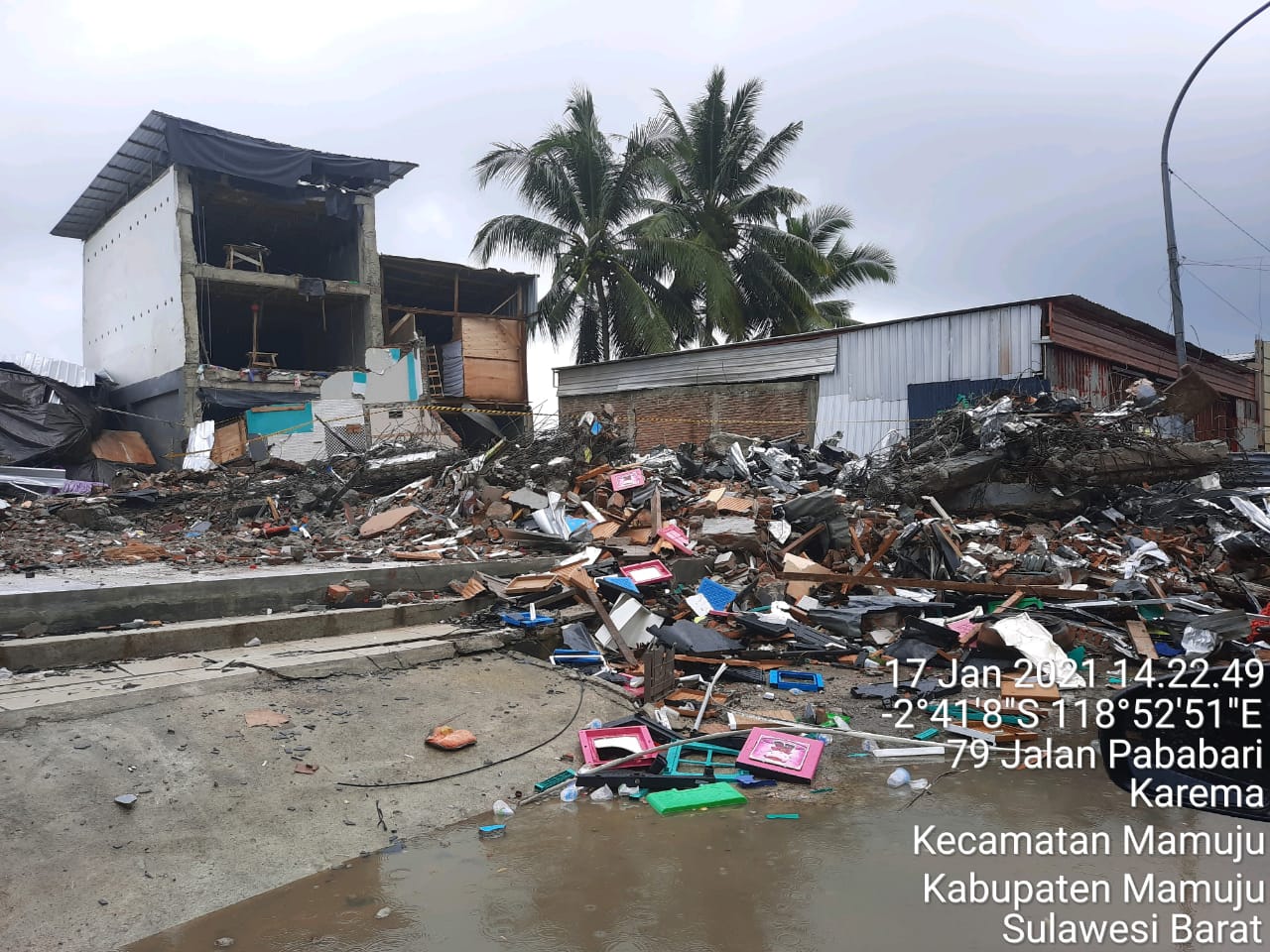 Sebanyak 81 Orang Meninggal Akibat Gempa M6,2 di Sulawesi Barat