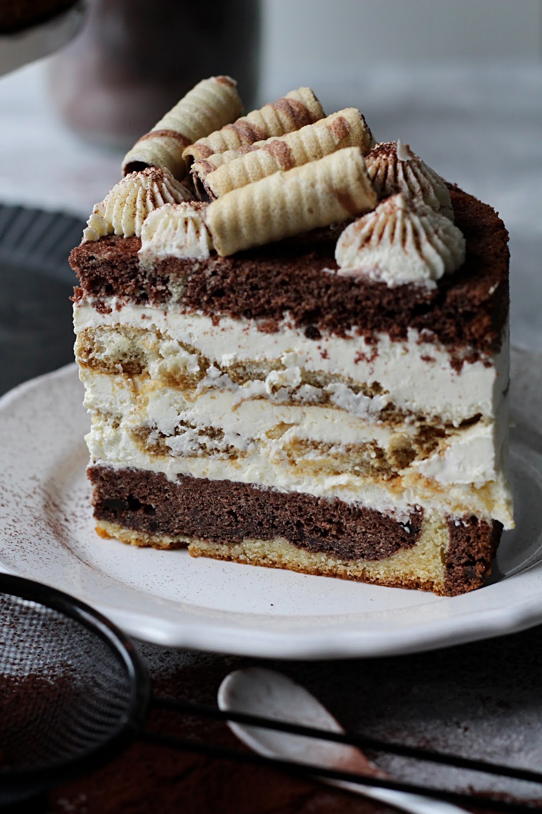 Tiramisu Torte mit marmoriertem Boden - Biskuitwerkstatt