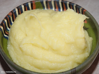 Piure de cartofi reteta de casa cu legume fierte pasate cu sare unt si lapte retete mancare garnitura vegetariana,