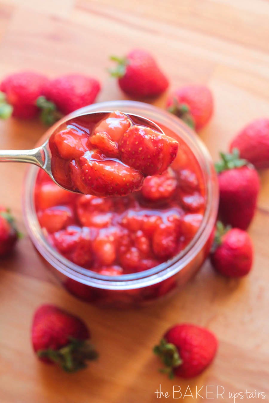 This fresh strawberry sauce is pretty much just the essence of summer… it's so fresh and delicious and full of juicy berries!