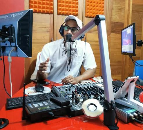 Marcial Martínez anuncia programa de radio “Arran-k”