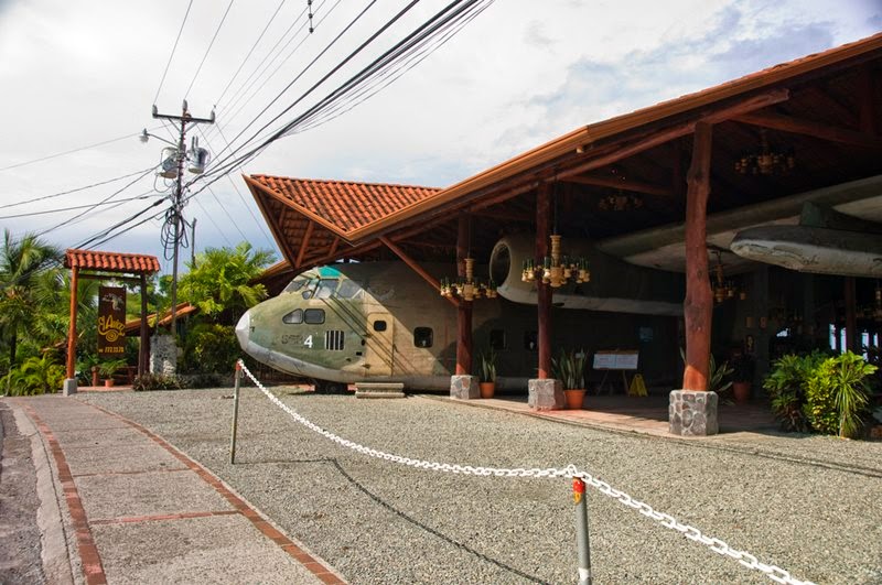 El Avion Restaurant in Manuel Antonio | Plane Became a Restaurant and Bar