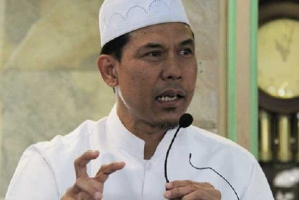 Munarman: Presiden Jokowi Yang Hanya Bisa Perintahkan TNI Mencopot Baliho HRS