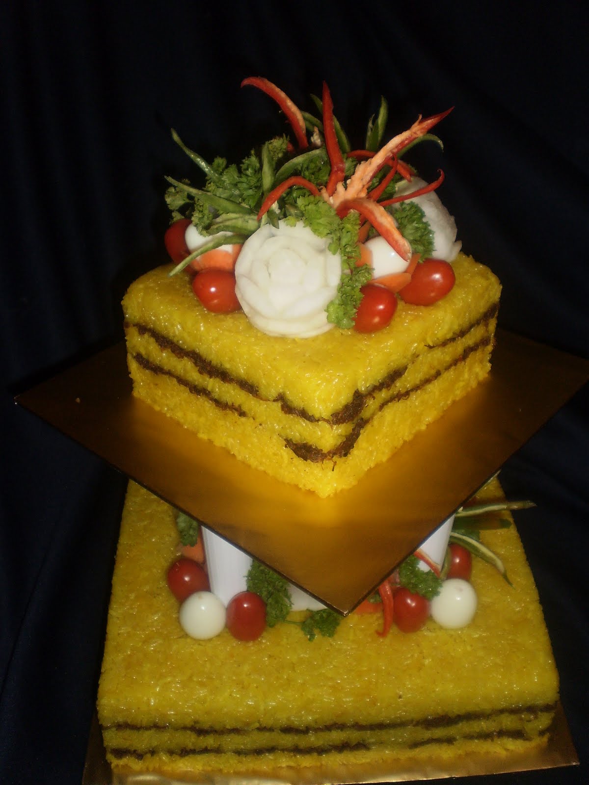 Craving Cakes with Noni Pulut Kuning  Berhias 3kg 