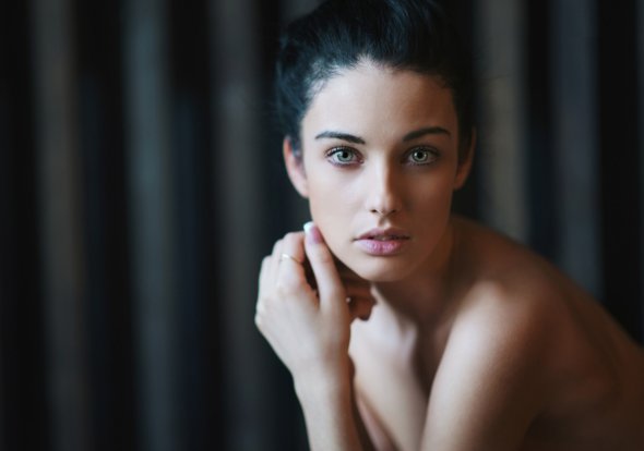 A linda e charmosa modelo russa Alla Berger na fotografia de Maxim Maximov Maxim Maximov 500px arte fotografia mulheres modelos russas fashion beleza alla berger morena olhos azuis