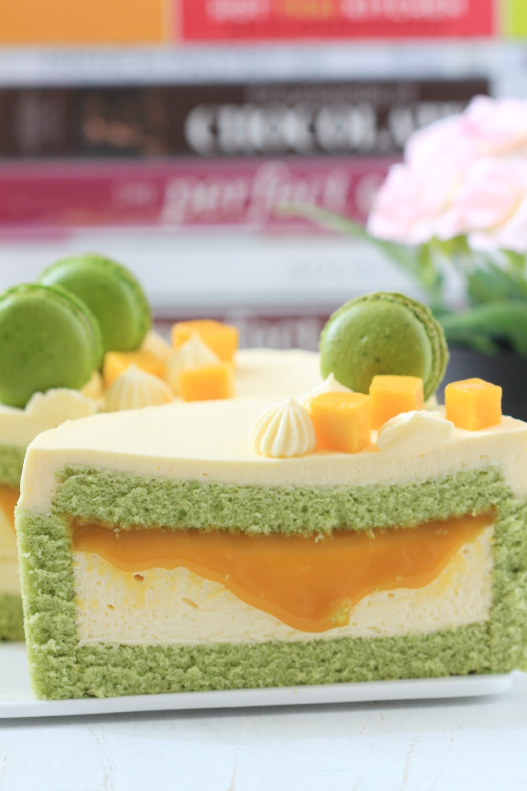 Recipe tall matcha cake with mango confit