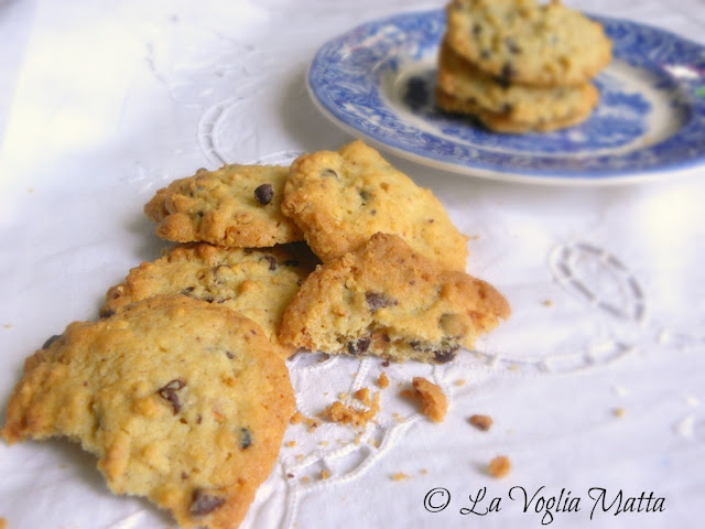 cookies al cioccolato e nocciole