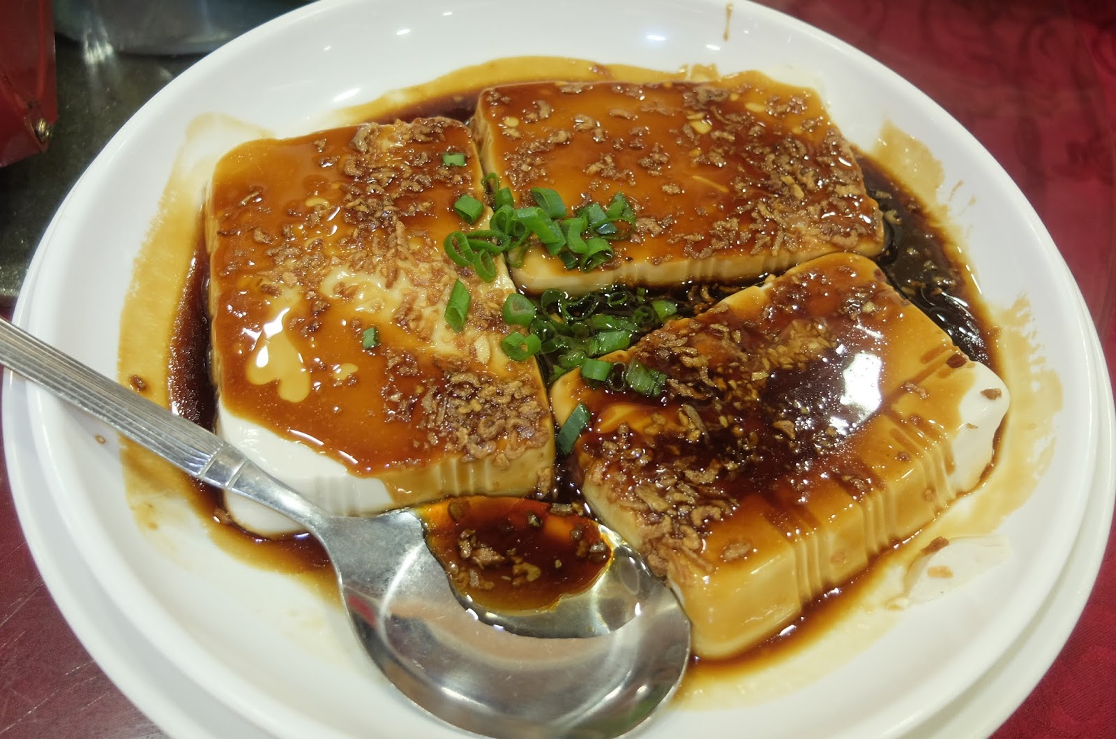 DATO SRI NICKY LIOW SOON HEE OF WINNER DYNASTY GROUP DONATED 2,800 FACE