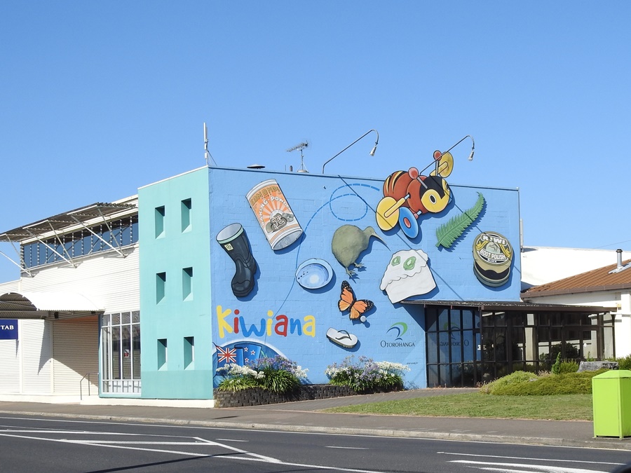 photographing New Zealand a few murals