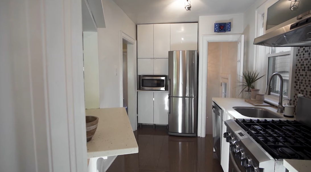 21 Photos vs. 311 Victoria Park Ave, Toronto Interior Design Home Tour