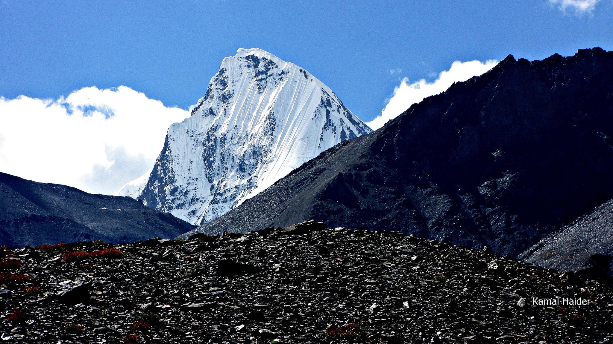 Ghujerab Mountain Range. Kuksil valley Gojal. Kuksail/Kuksil Peak I 6,200 m Ghujerab Mountain Range Kuksil valley Gojal Hunza, Gilgit Baltistan Pakistan