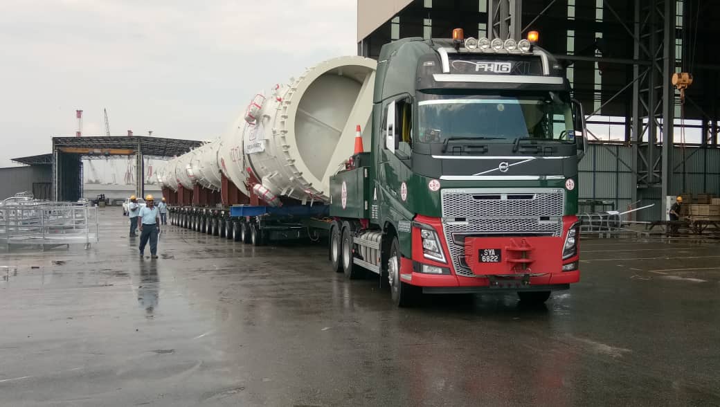 MotoringMalaysia Video LKC's Volvo FH16 Heavy Duty Hauler / Prime