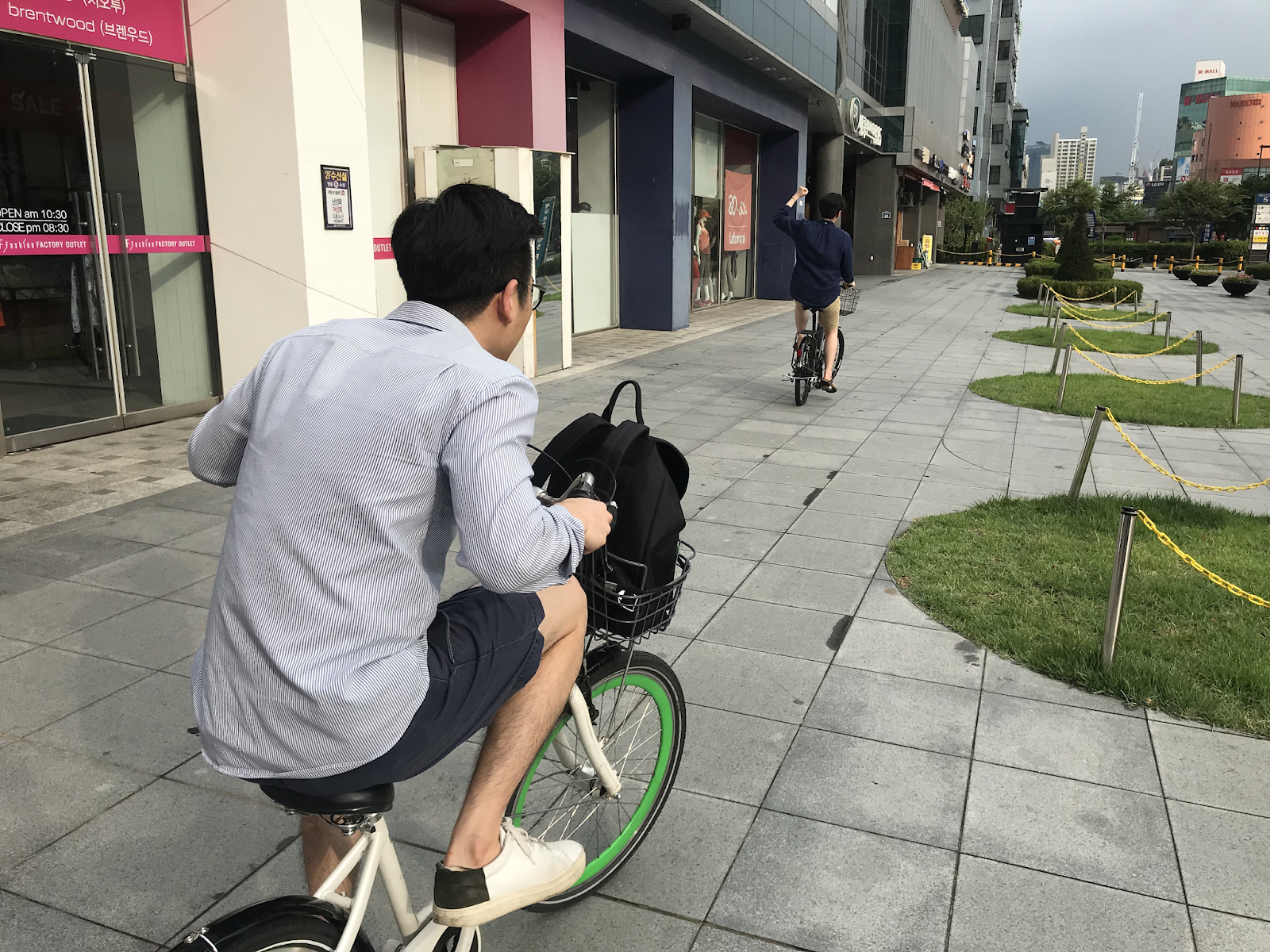 CyClean’s Electric Bicycle vs. a Normal Bicycle Which is Better
