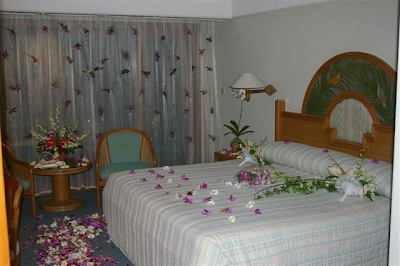 Decoration in Home: Honeymoon room decoration