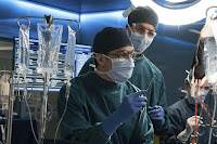 Nicholas Gonzalez and Freddie Highmore in The Good Doctor (31)