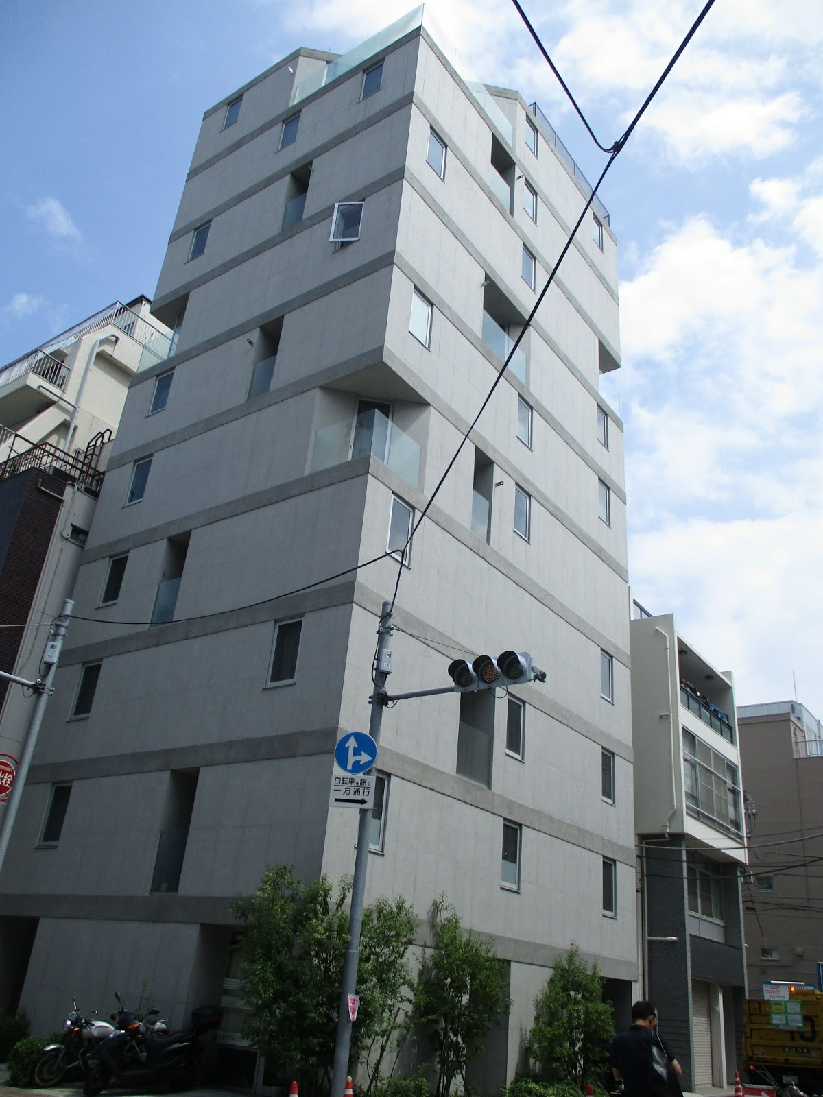 BROOK HOUSE（ブルックハウス）