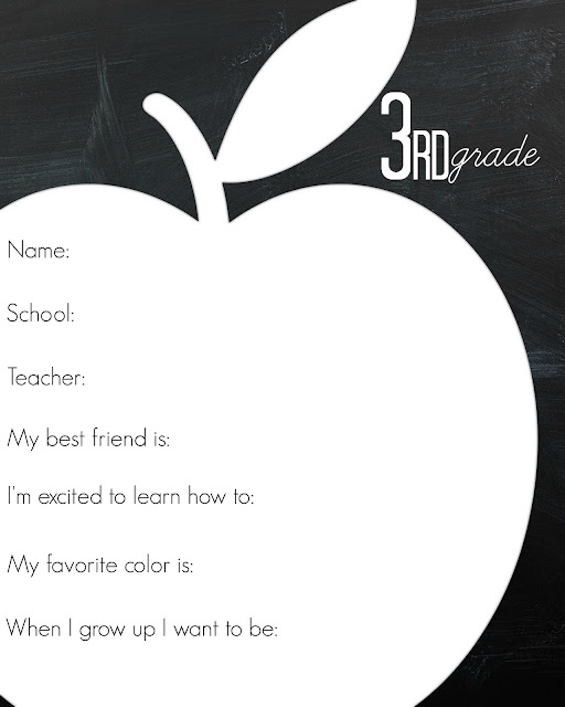 Back to School Interview with free printables. Cute way to document the start of a new school year! Back to school interview questions