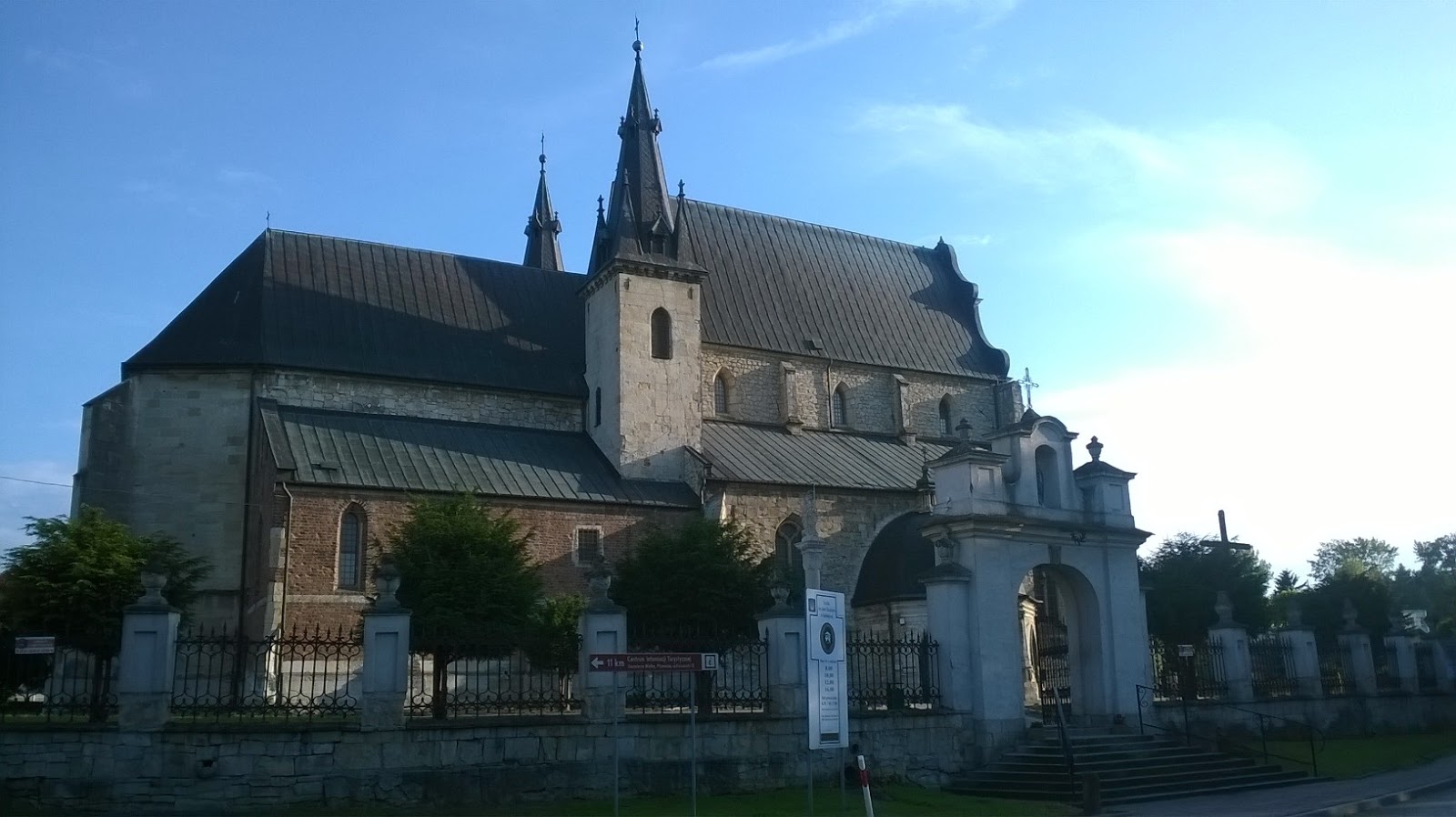 W Jakim Celu Kościół Ustanowił Przykazania ROWEREM DO CELU: Kościół pw. Św. Jana Chrzciciela w Skalbmierzu