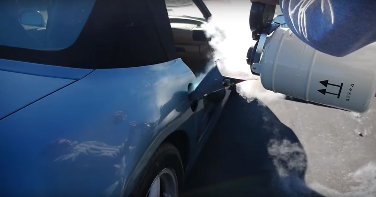 What Happens If You Fill Up a Car with Liquid Nitrogen? MagOne 2016