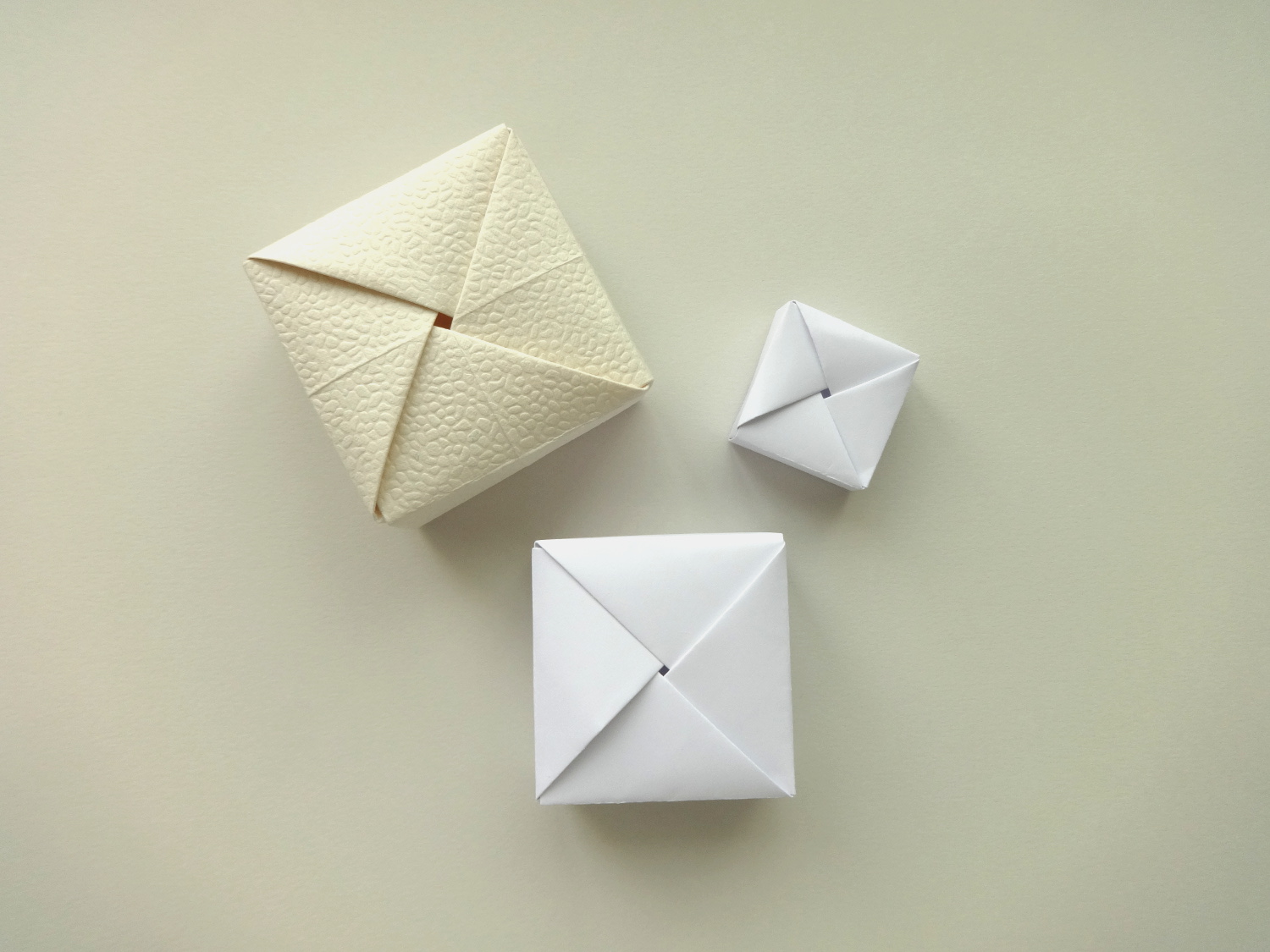 ROBEEN ORIGAMI / SQUARE BOX