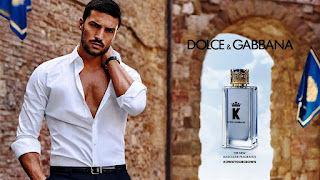K de Dolce & Gabbana. La colonia de principito que juega a ser el perfume de un rey.