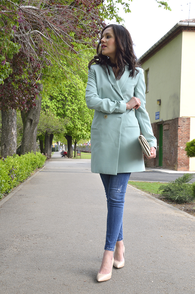 mint_blazer_jeans_spring_look_outfit_trends_gallery